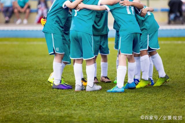 维尼修斯因拉扯头发被罚，至少面临两场禁赛