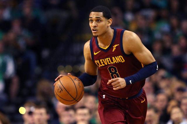 NBA揭幕战历史最强数据回顾，乔丹表现惊艳